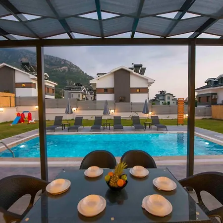 Bahar 3 Oludeniz Luxury フェティエ